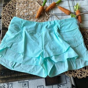 Calia petal hem shorts xl